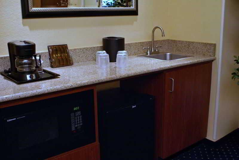 Courtyard By Marriott Miami At Dolphin Mall Sweetwater Екстериор снимка