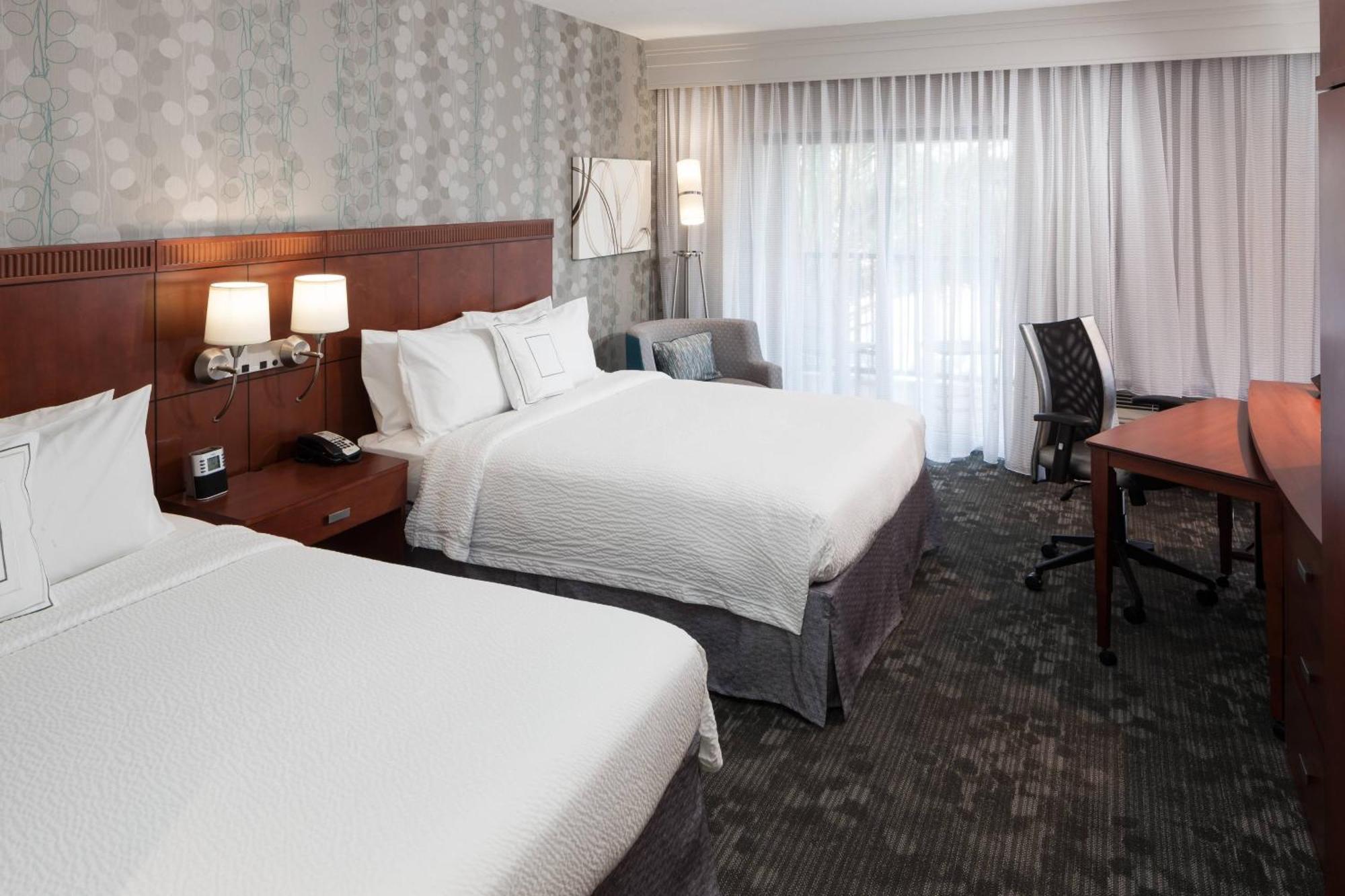 Courtyard By Marriott Miami At Dolphin Mall Sweetwater Екстериор снимка