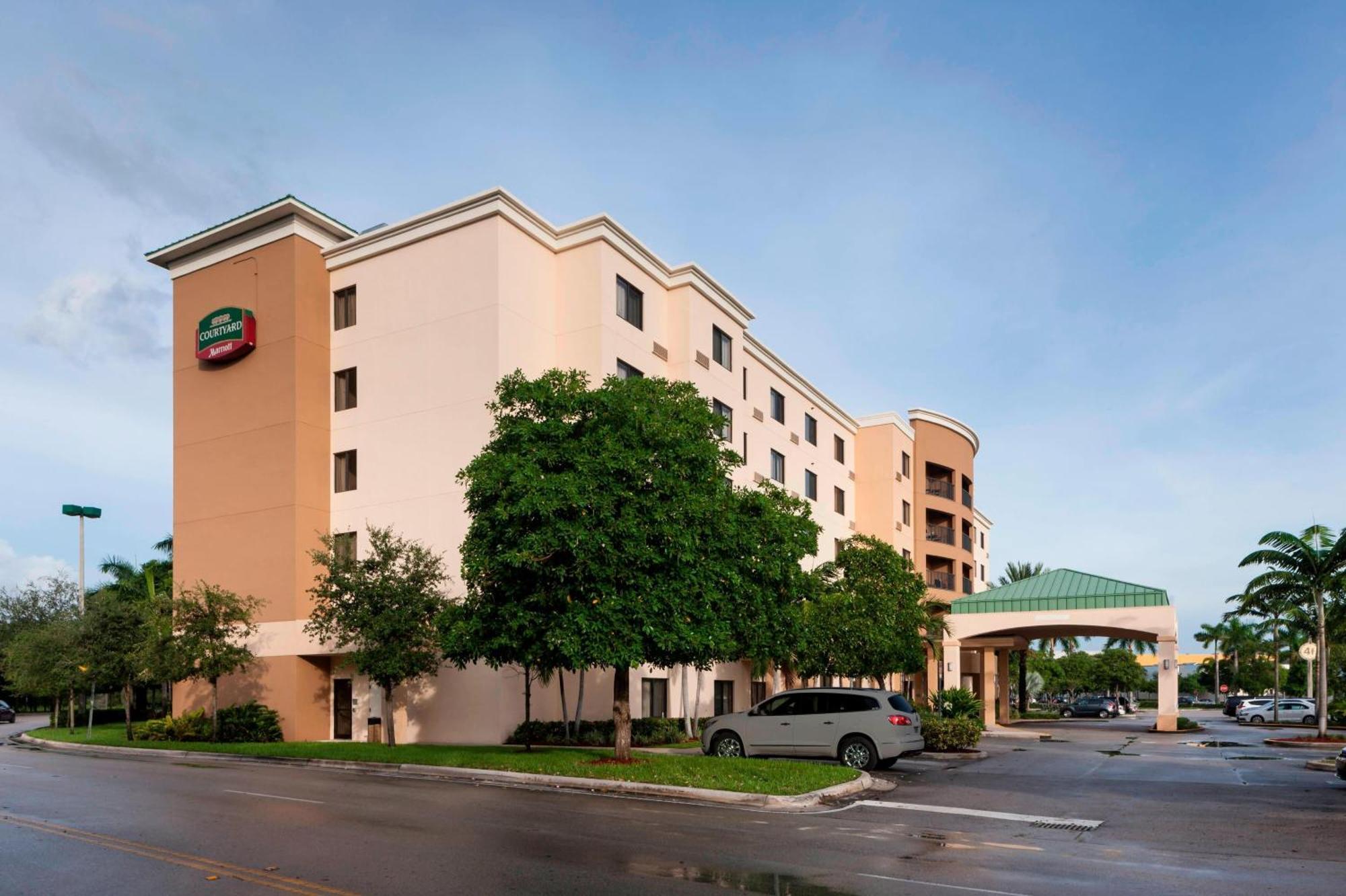 Courtyard By Marriott Miami At Dolphin Mall Sweetwater Екстериор снимка