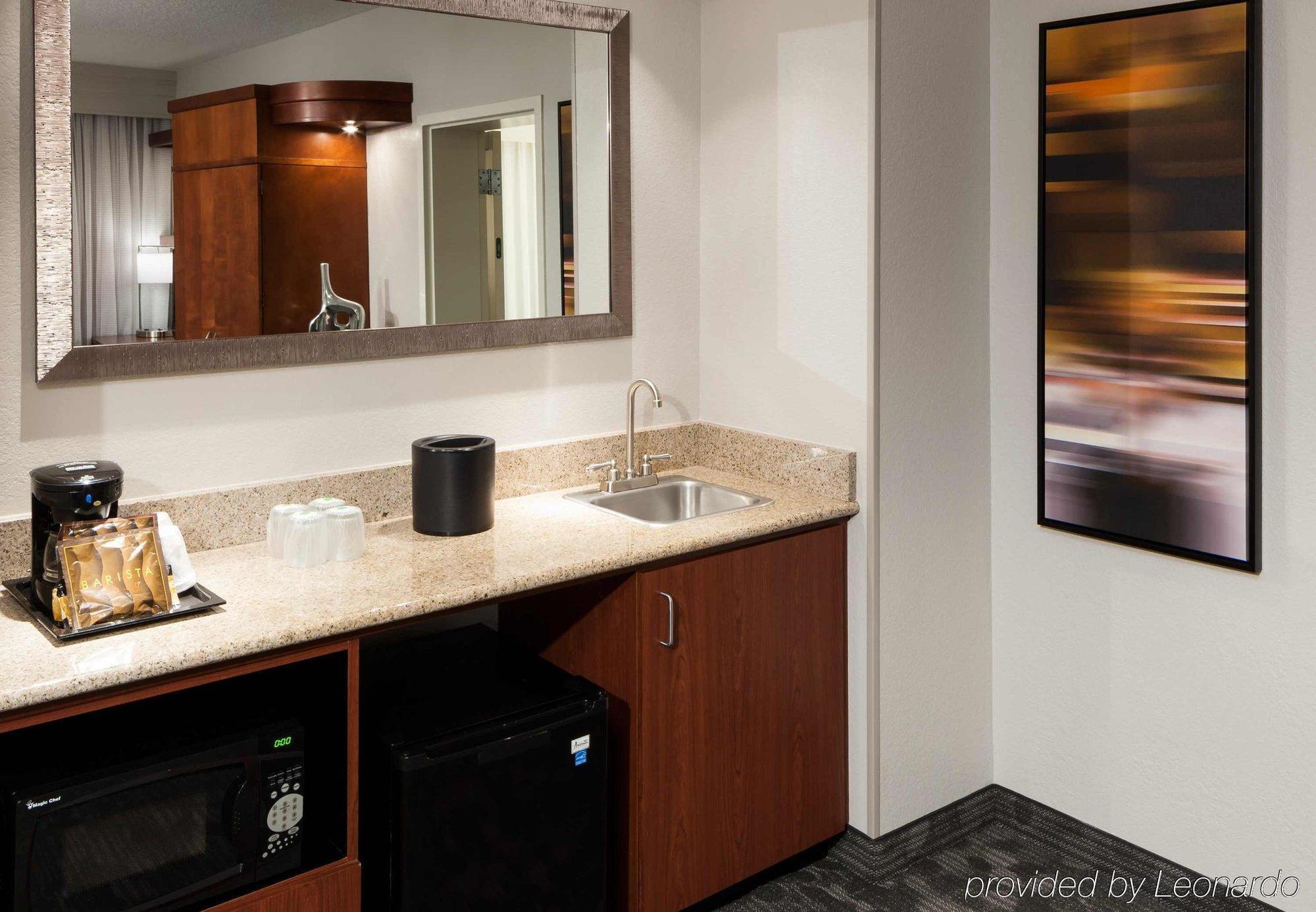 Courtyard By Marriott Miami At Dolphin Mall Sweetwater Екстериор снимка