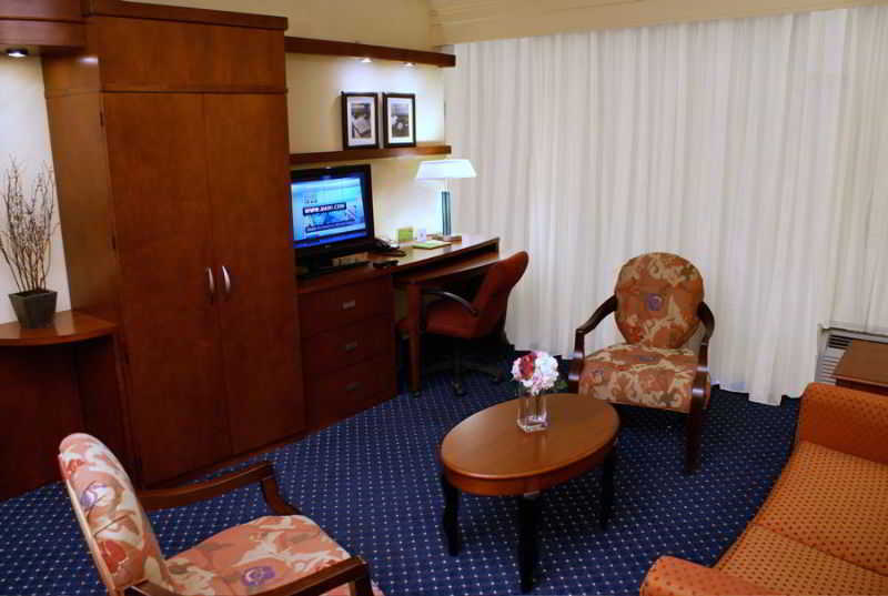 Courtyard By Marriott Miami At Dolphin Mall Sweetwater Екстериор снимка