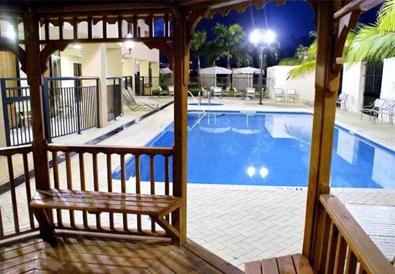 Courtyard By Marriott Miami At Dolphin Mall Sweetwater Екстериор снимка